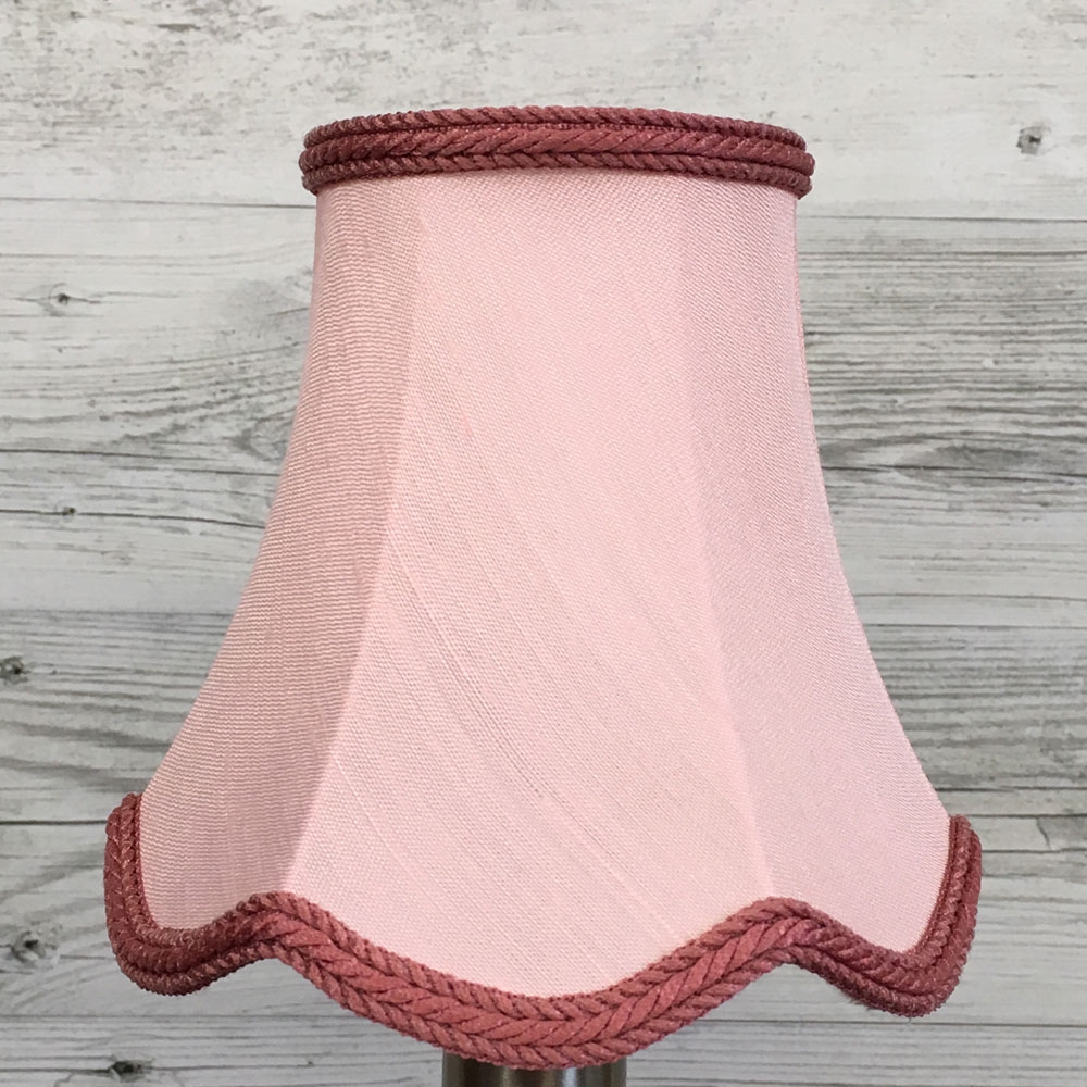 Scalloped Bowed Candle Pink Moire